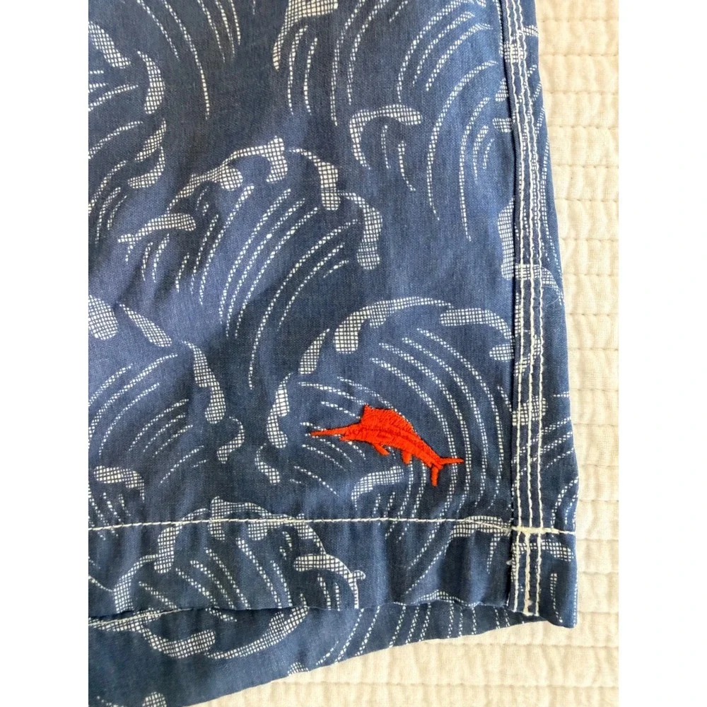 Tommy Bahama Relax Mens Blue Wave Print Board Shorts Swim Trunks Medium - Picture 4 of 6